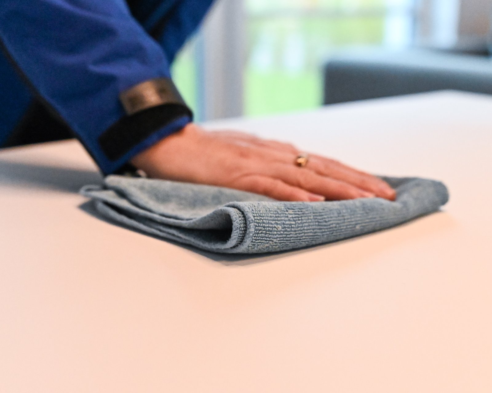 Sorgfältige Reinigung im Detail